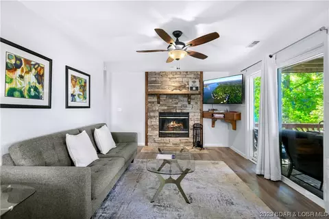 190 Gull Pt, Camdenton, MO 65020 photo 1