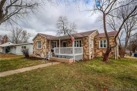 502 Oak St N, Eldon, MO 65026 photo 1