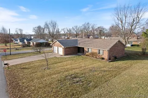 301 El Donna Ave, Eldon, MO 65026 photo 1