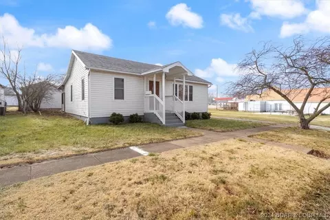112 8th St E, Eldon, MO 65026 photo 1