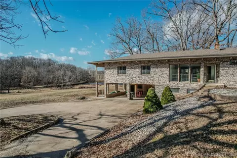 203 Hays Dr, Eldon, MO 65026 photo 1