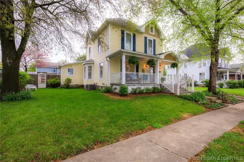 111 Maple St N, Eldon, MO 65026 photo 1