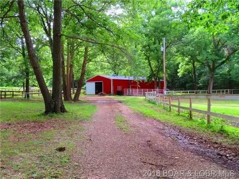 933 Round Table Dr, Camdenton, MO 65020 photo 10