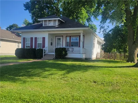 132 Moniteau E, Tipton, MO 65081 photo 1