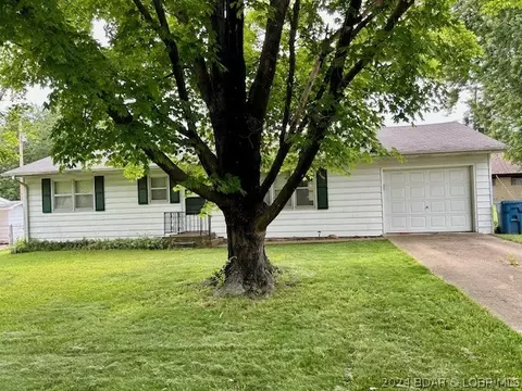 1005 Elizabeth St E, Eldon, MO 65026 photo 1