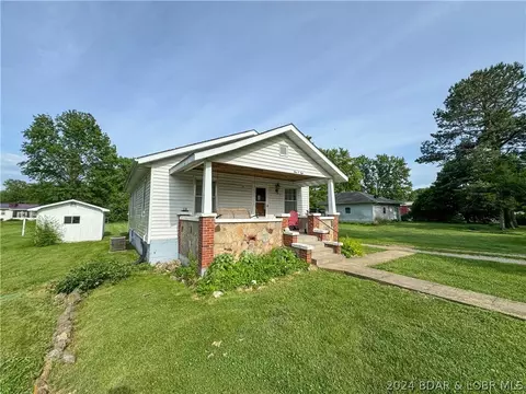 308 S Walnut St, Versailles, MO 65084 photo 1
