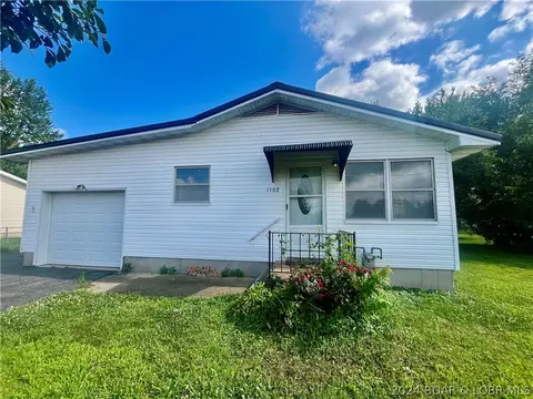 1102 Clay St, Versailles, MO 65084 photo 1