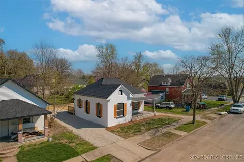 208 Maple St, Eldon, MO 65026 photo 1