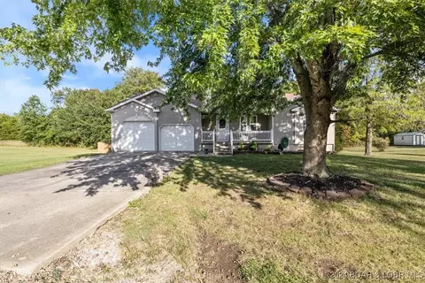 104 Williams Dr, Versailles, MO 65084 photo 1