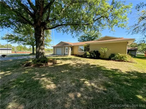 206 Westview Dr, Versailles, MO 65084 photo 1