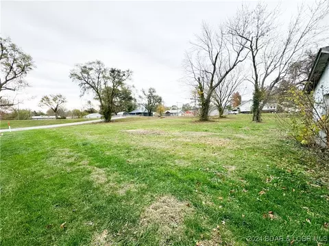 107 S Maple, Versailles, MO 65084 photo 1
