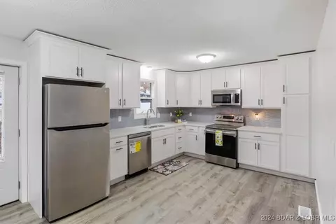 105 Lynn Ave, Eldon, MO 65026 photo 1