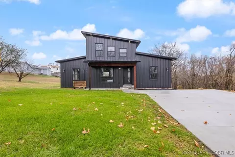 403 E Lafayette St, Versailles, MO 65084 photo 1