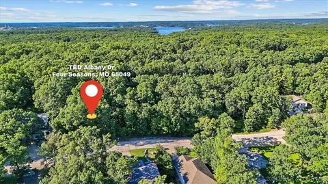425 Albany Dr, Lake Ozark, MO 65049