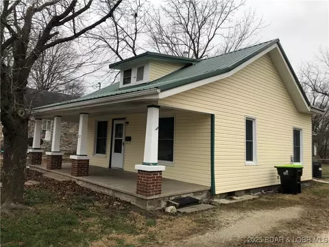 517 N Monroe St, Versailles, MO 65084 photo 1