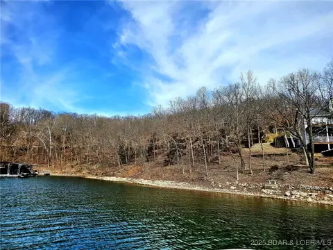 Palisades Drive, Four Seasons, MO 65049