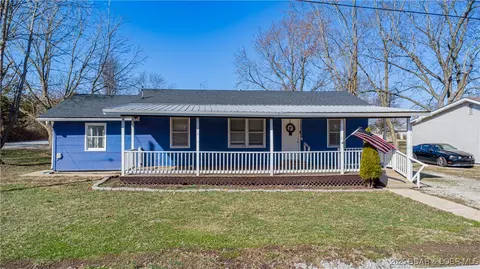 409 S Walnut St, Versailles, MO 65084 photo 1