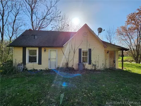 421 Versailles St E, Versailles, MO 65084 photo 1