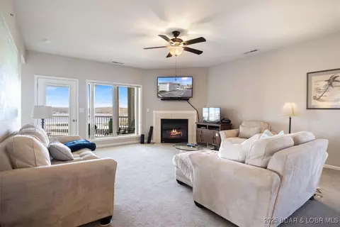 398 Regatta Bay Dr #3B, Lake Ozark, MO 65049