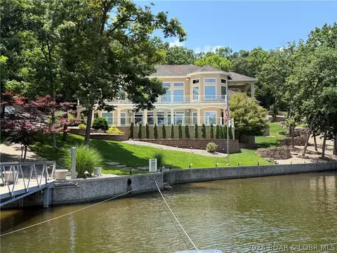 440 Brookhaven Ln, Sunrise Beach, MO 65079