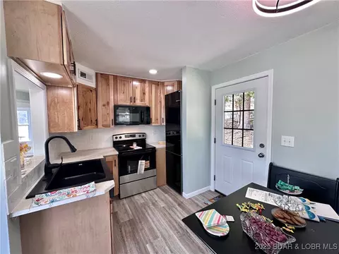 Kitchen - 9 Point Plz, Edwards, MO 65326 photo 2 of 2