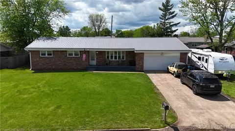 103 Lynn Ave, Eldon, MO 65026 photo 1