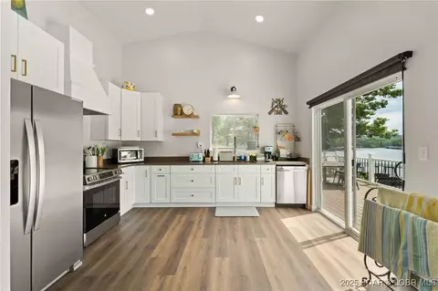 Kitchen - 805 Robin Hood Ln, Roach, MO 65787 photo 1 of 5