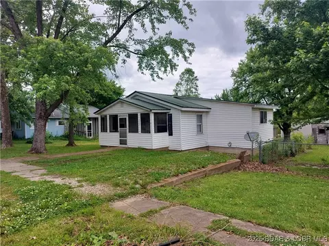 203 3rd St, Stover, MO 65078 photo 1