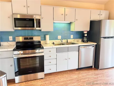 4230 Holiday Shores Ln #24, Osage Beach, MO 65065