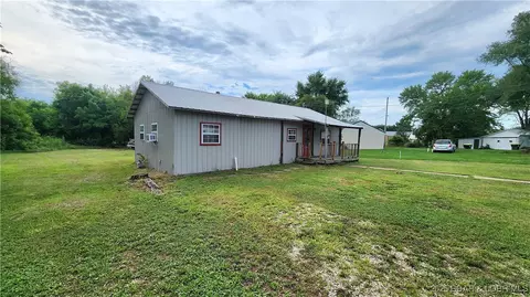 431 Missouri Ave, Versailles, MO 65084 photo 1