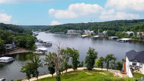 54 Barolo Dr, Camdenton, MO 65020