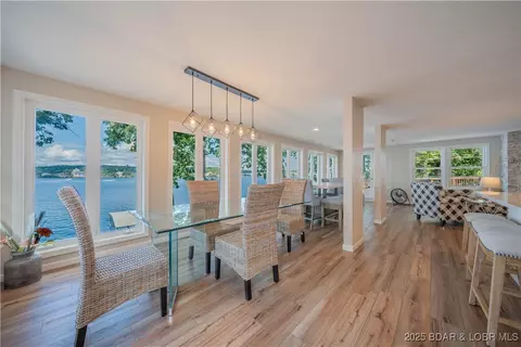 394406 Highly Dr, Sunrise Beach, MO 65079