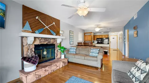 20 Wheel House Ct #4B, Lake Ozark, MO 65049