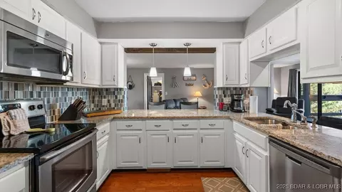 5940 Baydy Peak Rd #1111, Osage Beach, MO 65065