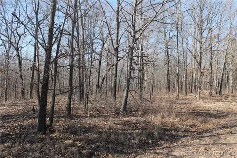 bowden place, Edwards, MO 65326
