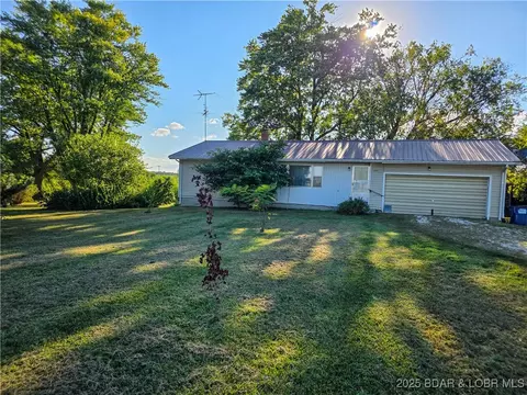 15914 Hwy E, Versailles, MO 65084