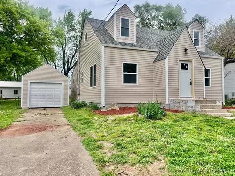 407 Cleveland St, Versailles, MO 65084