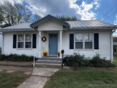 408 W Cleveland St, Versailles, MO 65084