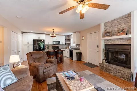 149 Southwood Shrs #1A, Lake Ozark, MO 65049