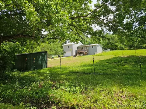166 Taylor Rd, Eldon, MO 65026