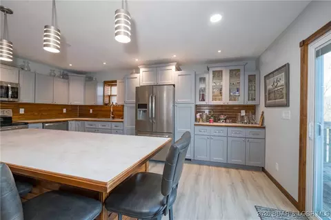 Kitchen - 30857 Berry Rd, Stover, MO 65078 photo 4 of 6