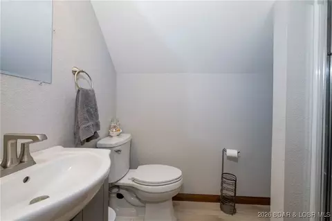 Bath - 30857 Berry Rd, Stover, MO 65078 photo 2 of 3