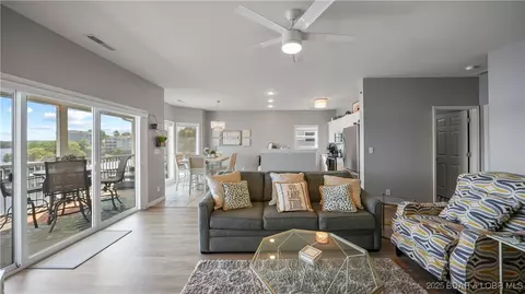 Living - 492 Regatta Bay Dr #4E, Lake Ozark, MO 65049 photo 6 of 7