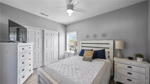 Bedroom - 492 Regatta Bay Dr #4E, Lake Ozark, MO 65049 photo 4 of 4