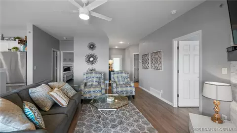 Living - 492 Regatta Bay Dr #4E, Lake Ozark, MO 65049 photo 5 of 7