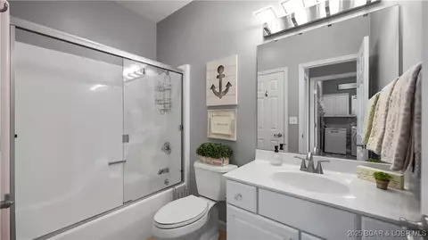 Bath - 492 Regatta Bay Dr #4E, Lake Ozark, MO 65049 photo 2 of 2