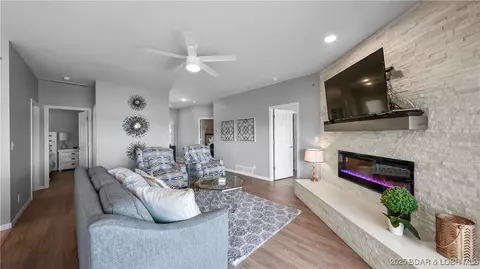 Living - 492 Regatta Bay Dr #4E, Lake Ozark, MO 65049 photo 7 of 7