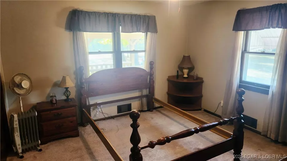Bedroom - 29551 Stoney Oak Dr, Gravois Mills, MO 65037 photo 1 of 5