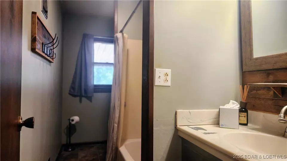Bath - 29551 Stoney Oak Dr, Gravois Mills, MO 65037 photo 1 of 2