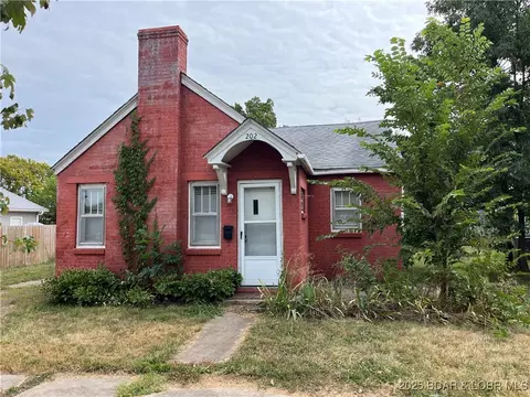 202 S Maple St, Versailles, MO 65084 photo 1